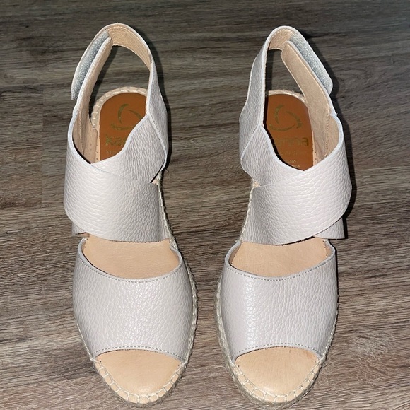 Kanna leather Wedges size - 7.5 - Picture 1 of 8